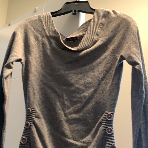 Guess Sweater - Picture 1 of 4